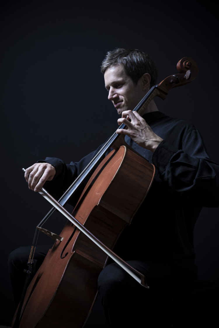 Le violoncelliste villeurbannais Olivier Gailly.